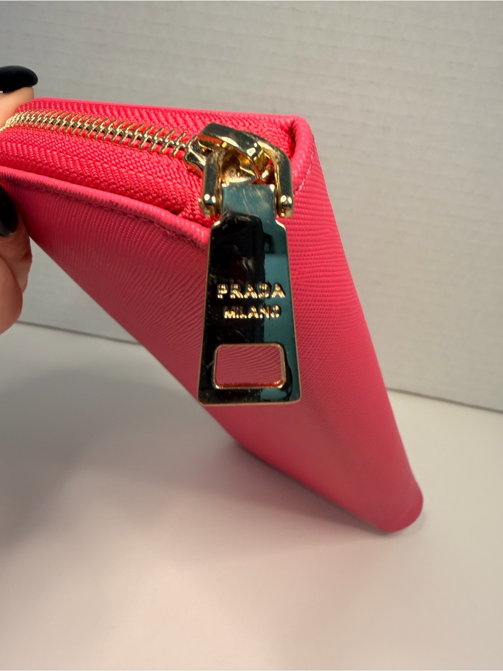 Authentic PRADA Peonia Pink Saffiano Leather Zip
Wallet New - Picture 2 of 7